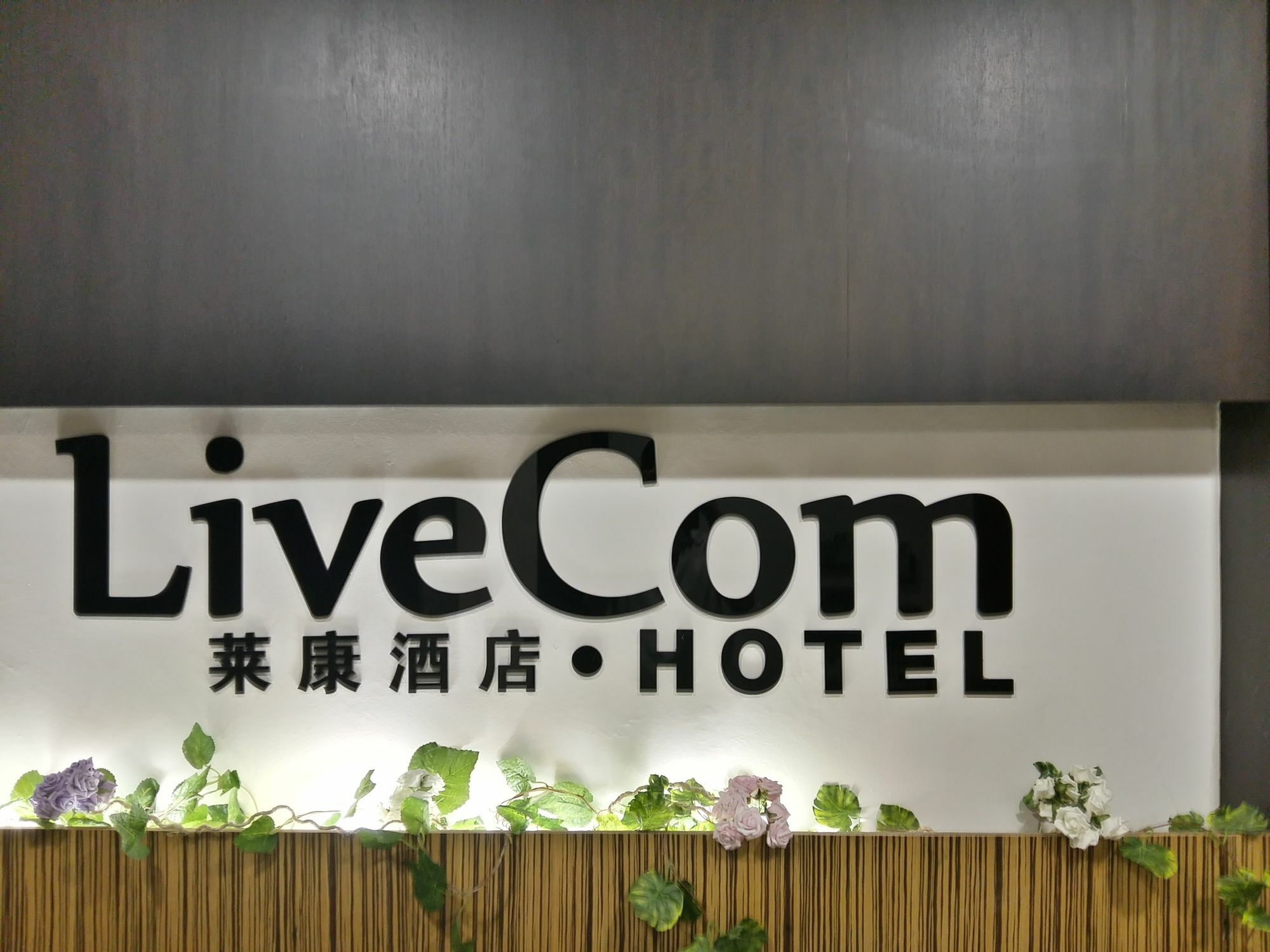 Live Com Hotel Johor Bahru Exteriör bild